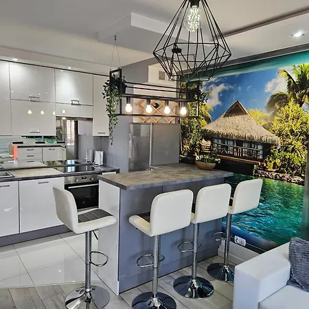 Wroclawskie Hawaje Self Check 24h